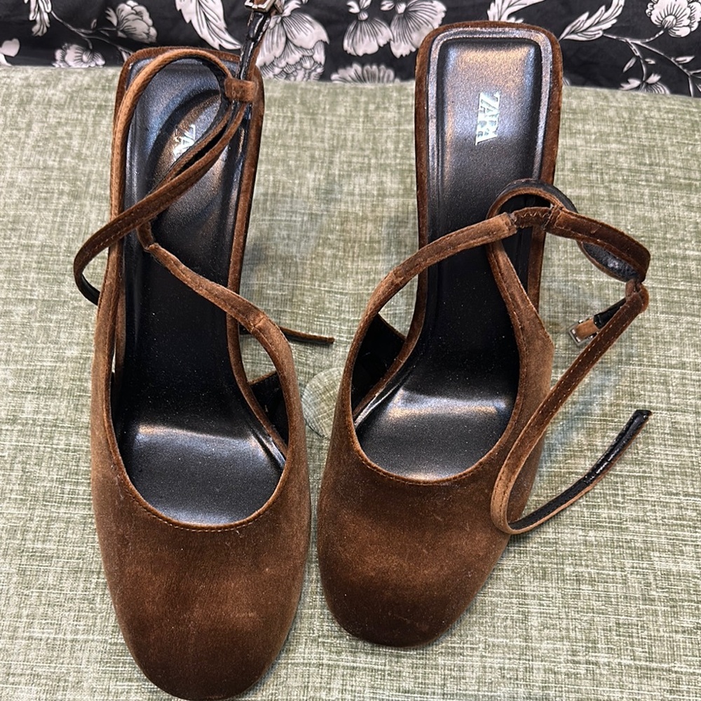 Zara Women's Brown Suede Heels